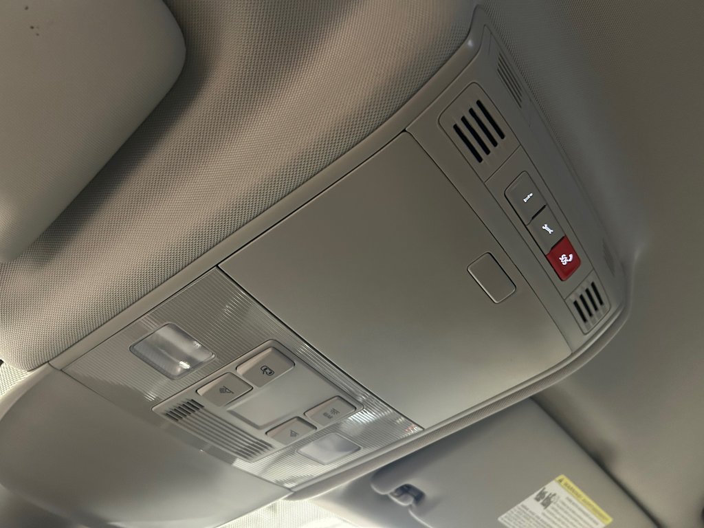 2025 Volkswagen Taos Comfortline, JAMAIS ACCIDENTÉ, CUIR/SUEDE, AWD in Mirabel, Quebec - 24 - w1024h768px