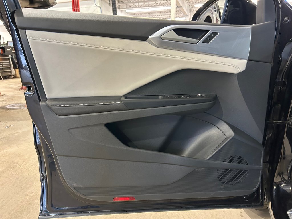 2025 Volkswagen Taos Comfortline, JAMAIS ACCIDENTÉ, CUIR/SUEDE, AWD in Mirabel, Quebec - 8 - w1024h768px
