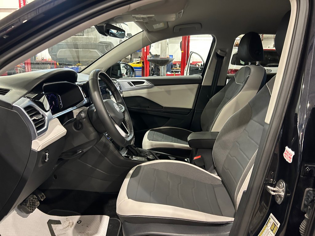2025 Volkswagen Taos Comfortline, JAMAIS ACCIDENTÉ, CUIR/SUEDE, AWD in Mirabel, Quebec - 9 - w1024h768px