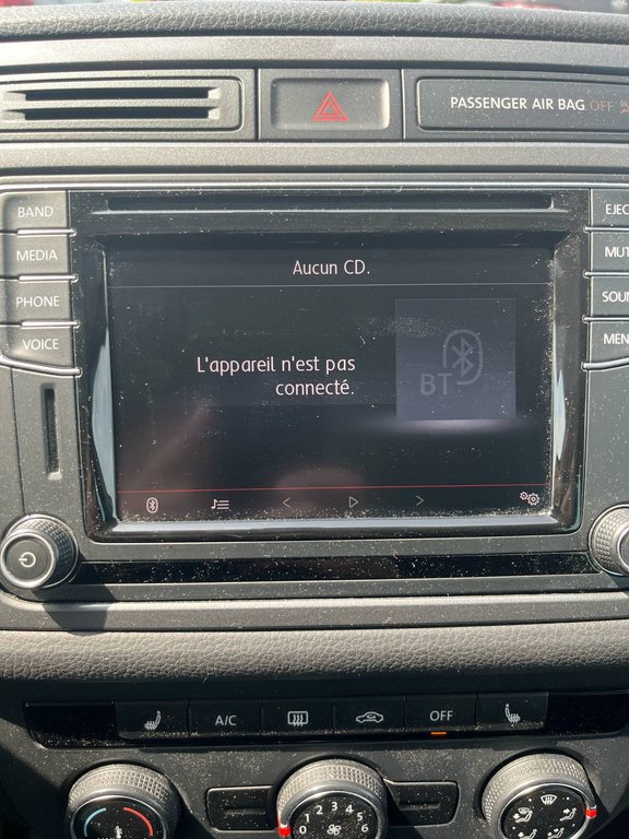 2017 Volkswagen Tiguan Trendline, JAMAIS ACCIDENTÉ, 8 PNEUS, MAGS in Mirabel, Quebec - 14 - w1024h768px