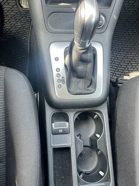 2017 Volkswagen Tiguan Trendline, JAMAIS ACCIDENTÉ, 8 PNEUS, MAGS in Mirabel, Quebec - 17 - w1024h768px