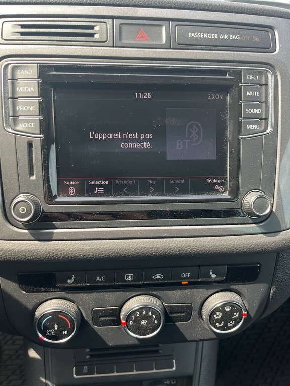 2017 Volkswagen Tiguan Trendline, JAMAIS ACCIDENTÉ, 8 PNEUS, MAGS in Mirabel, Quebec - 16 - w1024h768px