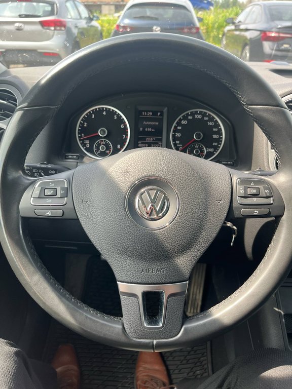 2017 Volkswagen Tiguan Trendline, JAMAIS ACCIDENTÉ, 8 PNEUS, MAGS in Mirabel, Quebec - 9 - w1024h768px