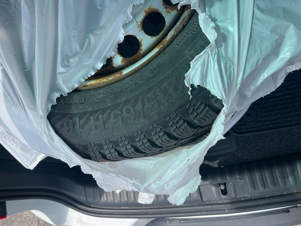2017 Volkswagen Tiguan Trendline, JAMAIS ACCIDENTÉ, 8 PNEUS, MAGS in Mirabel, Quebec - 21 - w1024h768px
