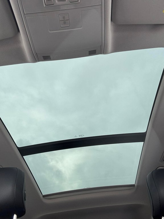 2020 Volkswagen Tiguan Comfortline, JAMAIS ACCIDENTÉ, 8 PNEUS, CUIR, TOIT in Mirabel, Quebec - 14 - w1024h768px