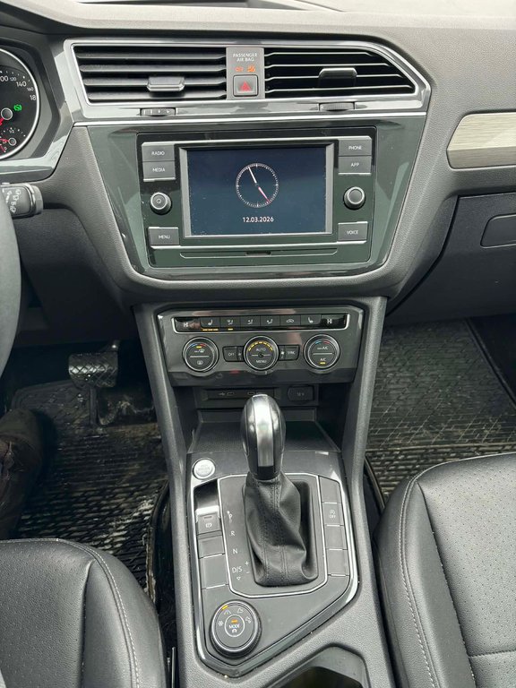 2020 Volkswagen Tiguan Comfortline, JAMAIS ACCIDENTÉ, 8 PNEUS, CUIR, TOIT in Mirabel, Quebec - 12 - w1024h768px