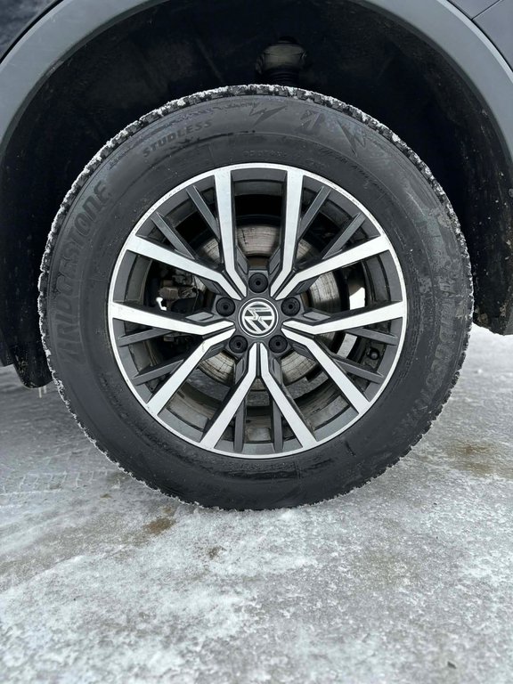 2020 Volkswagen Tiguan Comfortline, JAMAIS ACCIDENTÉ, 8 PNEUS, CUIR, TOIT in Mirabel, Quebec - 5 - w1024h768px