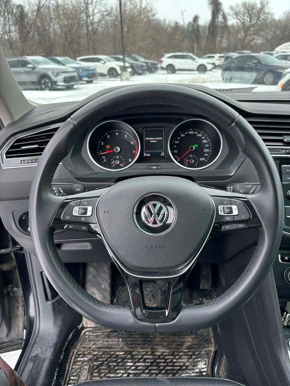 2020 Volkswagen Tiguan Comfortline, JAMAIS ACCIDENTÉ, 8 PNEUS, CUIR, TOIT in Mirabel, Quebec - 8 - w1024h768px