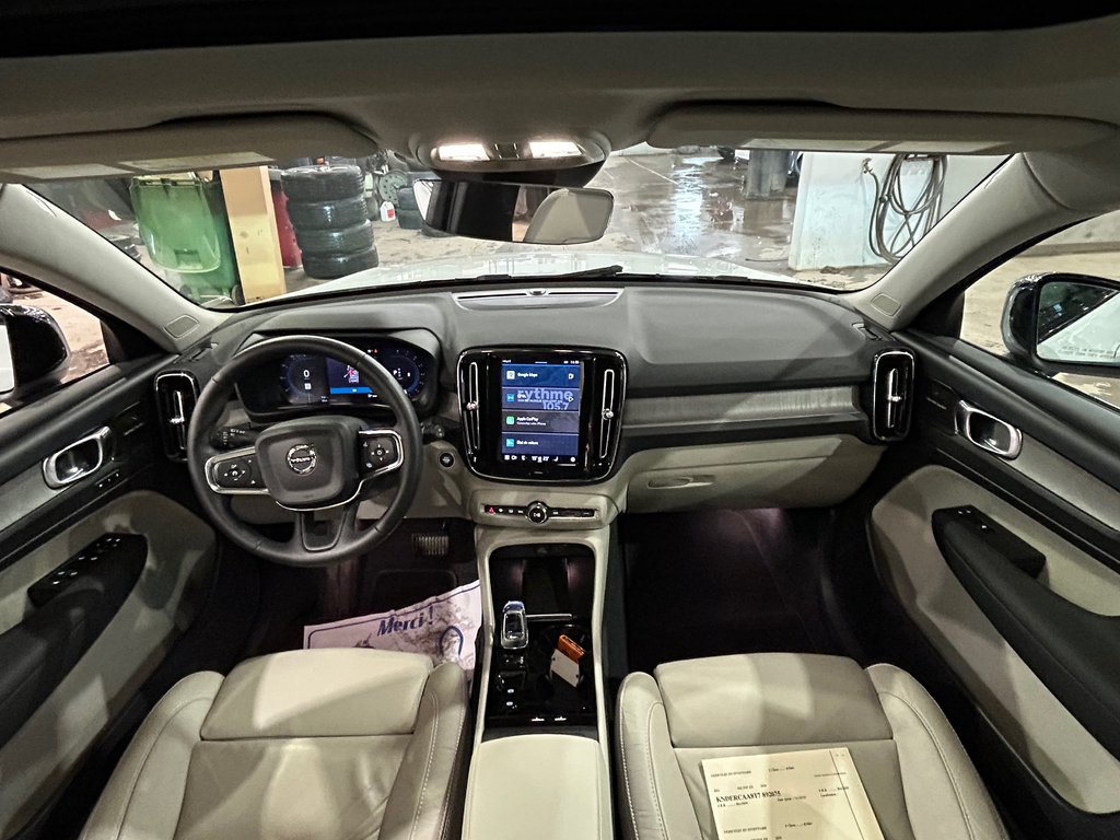 2023 Volvo XC40 Ultimate Dark Theme, JAMAIS ACCIDENTÉ, AWD, CUIR in Mirabel, Quebec - 3 - w1024h768px