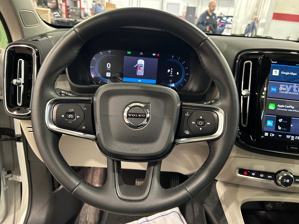 2023 Volvo XC40 Ultimate Dark Theme, JAMAIS ACCIDENTÉ, AWD, CUIR in Mirabel, Quebec - 12 - w1024h768px
