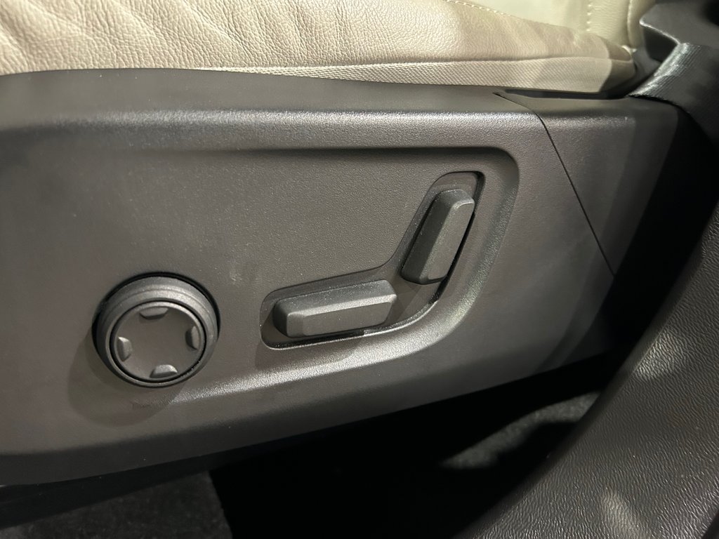 2023 Volvo XC40 Ultimate Dark Theme, JAMAIS ACCIDENTÉ, AWD, CUIR in Mirabel, Quebec - 11 - w1024h768px