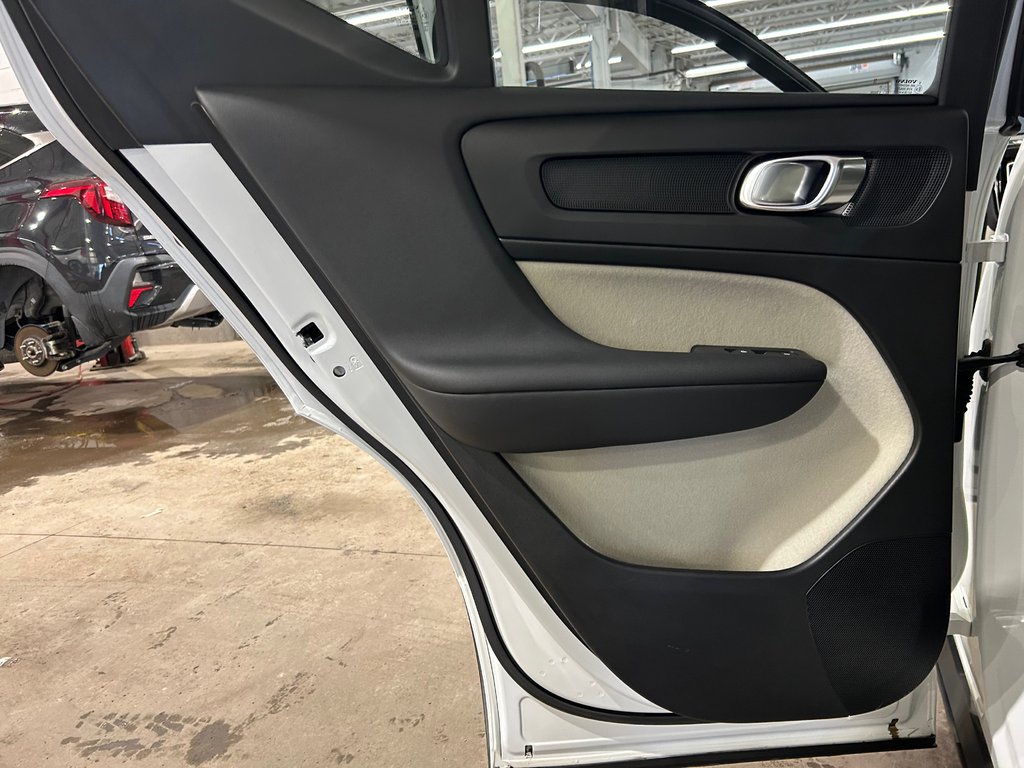 2023 Volvo XC40 Ultimate Dark Theme, JAMAIS ACCIDENTÉ, AWD, CUIR in Mirabel, Quebec - 31 - w1024h768px
