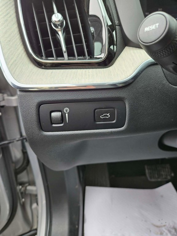 2022 Volvo XC60 Inscription, JAMAIS ACCIDENTÉ, CUIR, TOIT, HUD in Mirabel, Quebec - 18 - w1024h768px