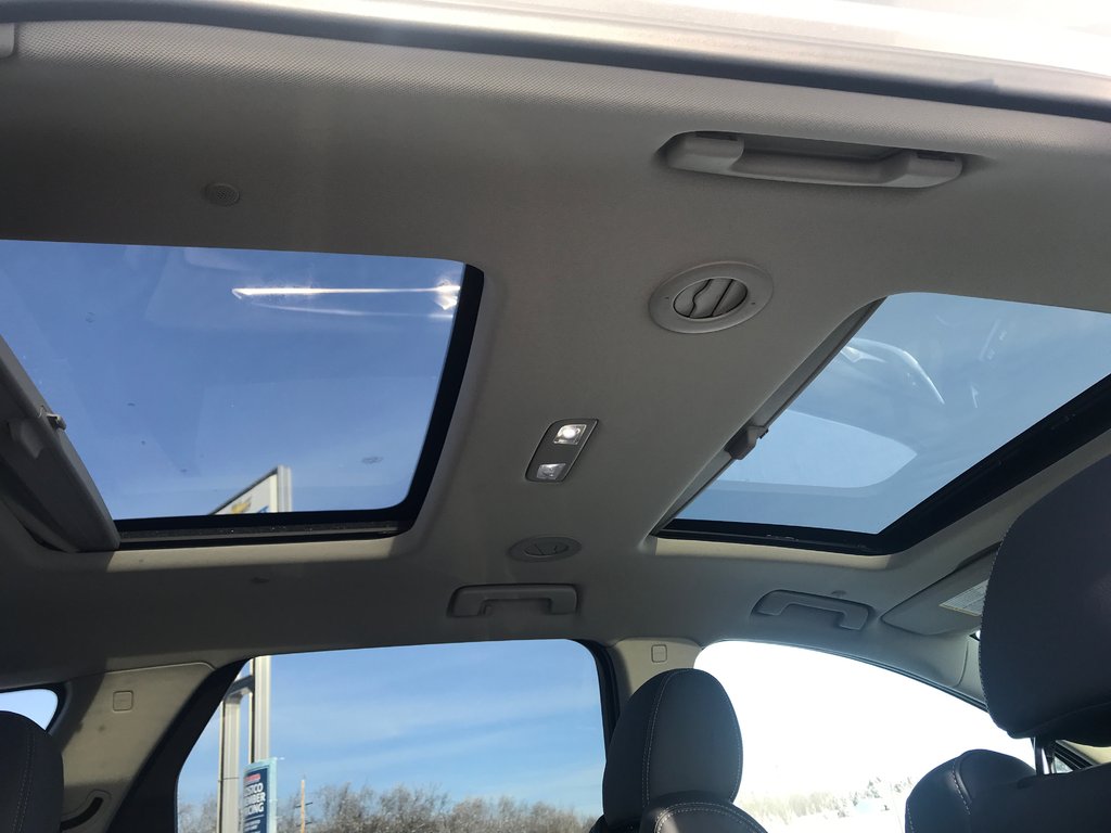 Cross Town Motors Roblin 2019 Buick Enclave Essence 12127