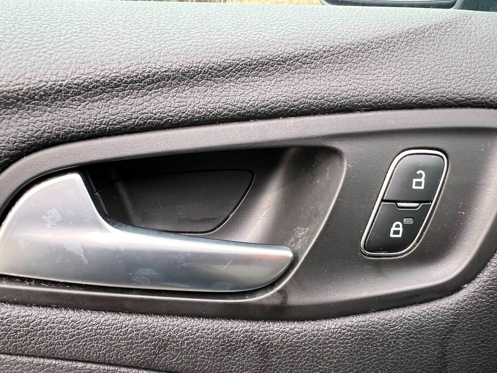 Ford Escape SEL | Cam | USB | HtdSeats | Bluetooth | Keyless 2019 à Bridgewater, Nouveau-Brunswick - 18 - w1024h768px