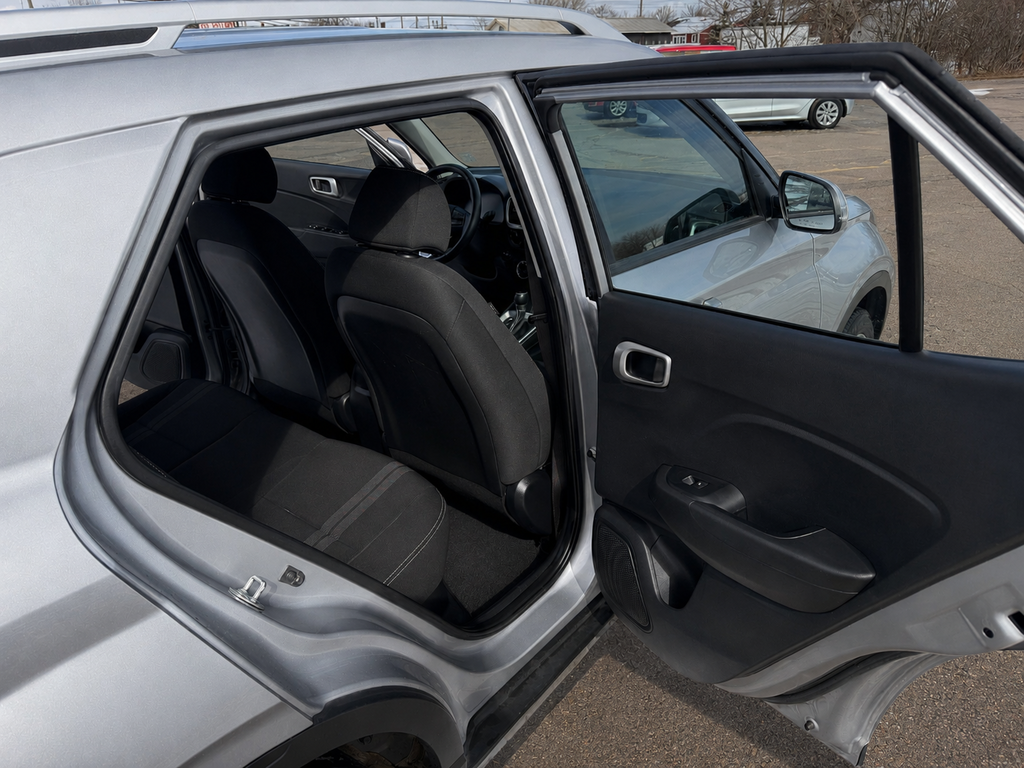 2024 Hyundai Venue Preferred | Cam | USB | HtdSeat | Warranty to 2029 in Hebbville, Nova Scotia - 27 - w1024h768px