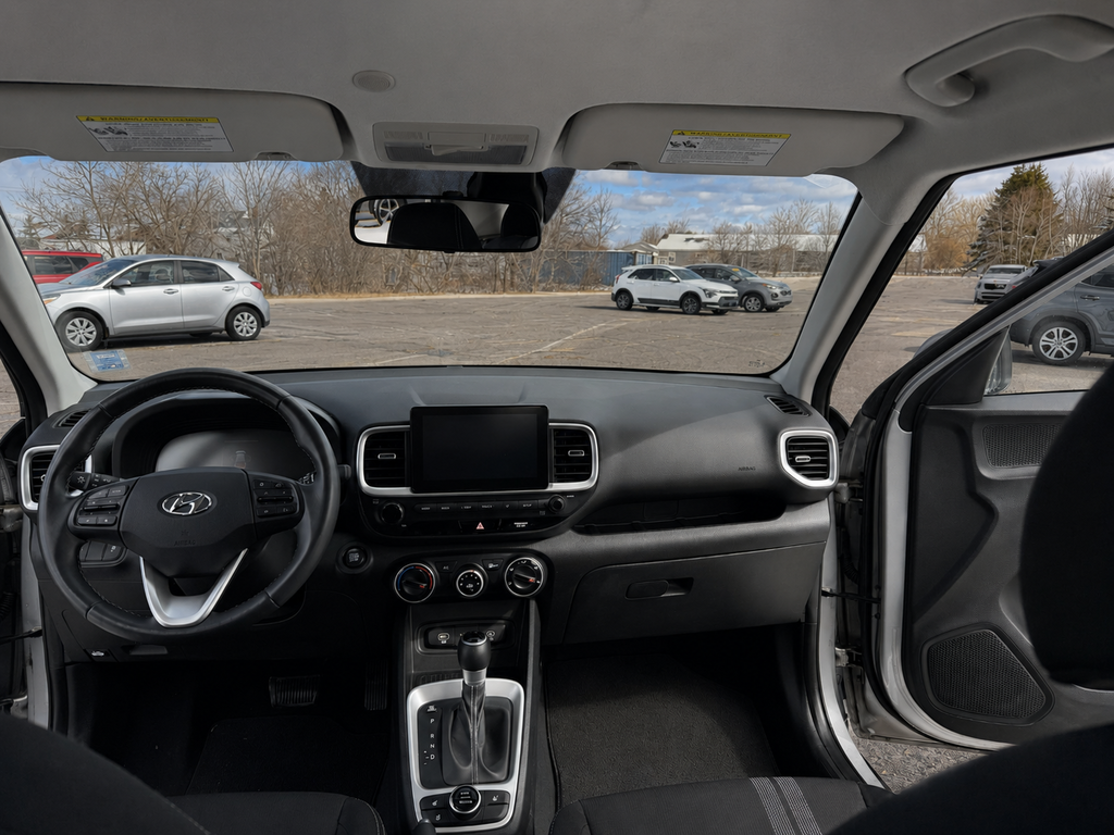 2024 Hyundai Venue Preferred | Cam | USB | HtdSeat | Warranty to 2029 in Hebbville, Nova Scotia - 51 - w1024h768px