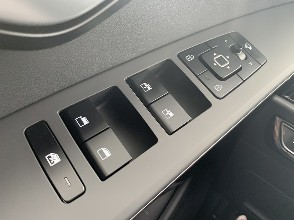 2026 Kia Niro SX in Amherst, Nova Scotia - 19 - w1024h768px