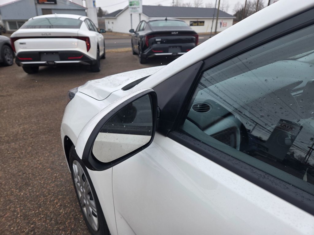 2023 Kia Rio 5-door LX+ | Cam | USB | HtdSeats | Warranty to 2028 in Bridgewater, New Brunswick - 17 - w1024h768px