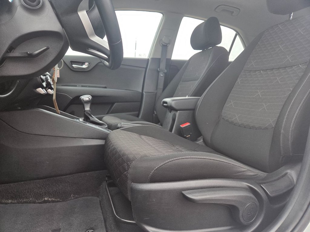 2023 Kia Rio 5-door LX+ | Cam | USB | HtdSeats | Warranty to 2028 in Bridgewater, New Brunswick - 19 - w1024h768px