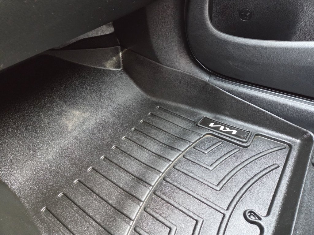 2024 Kia Seltos SX | Leather | Nav | Roof | Cam | Warranty to 2029 in Bridgewater, New Brunswick - 32 - w1024h768px