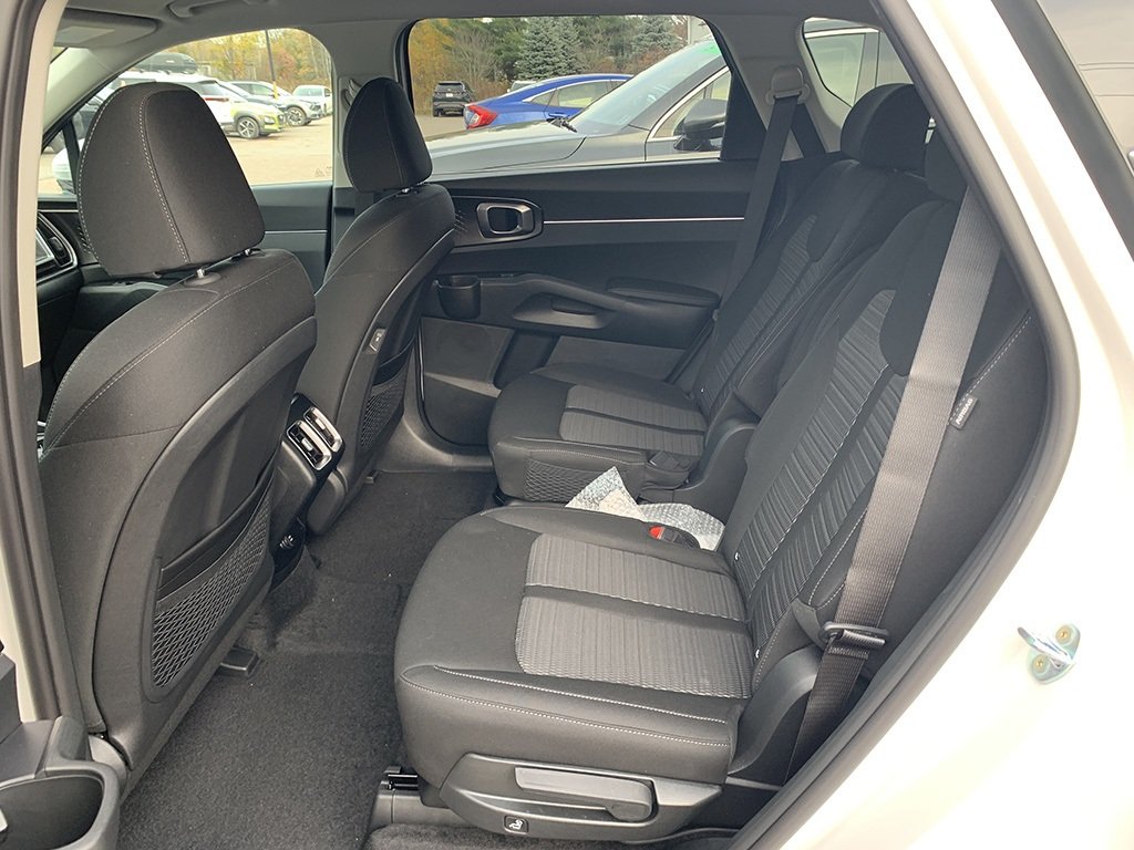 2026 Kia Sorento Plug-In Hybrid LX | Cam | USB | HtdSeats | Warranty to 2031 in Amherst, Nova Scotia - 13 - w1024h768px