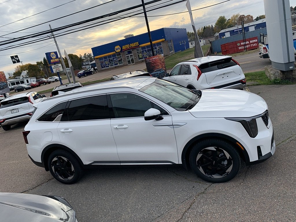 2026 Kia Sorento Plug-In Hybrid LX in Amherst, Nova Scotia - 5 - w1024h768px