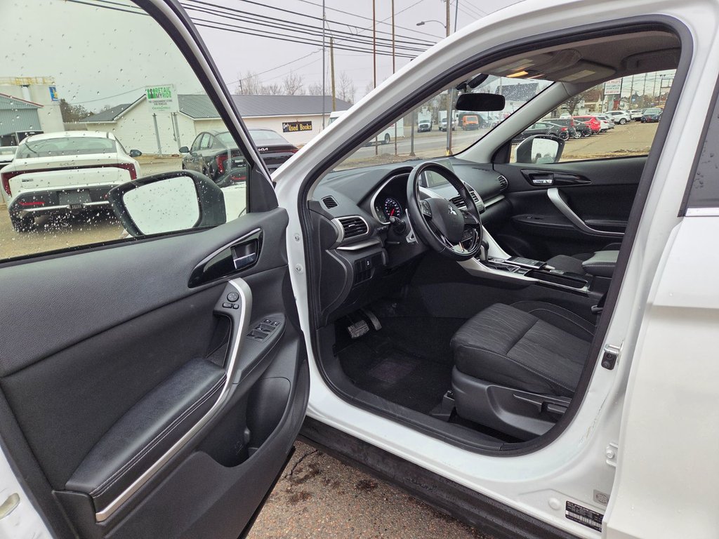 2020 Mitsubishi Eclipse Cross SE | Cam | USB | HtdSeats | XM | Warranty to 2029 in Bridgewater, New Brunswick - 15 - w1024h768px
