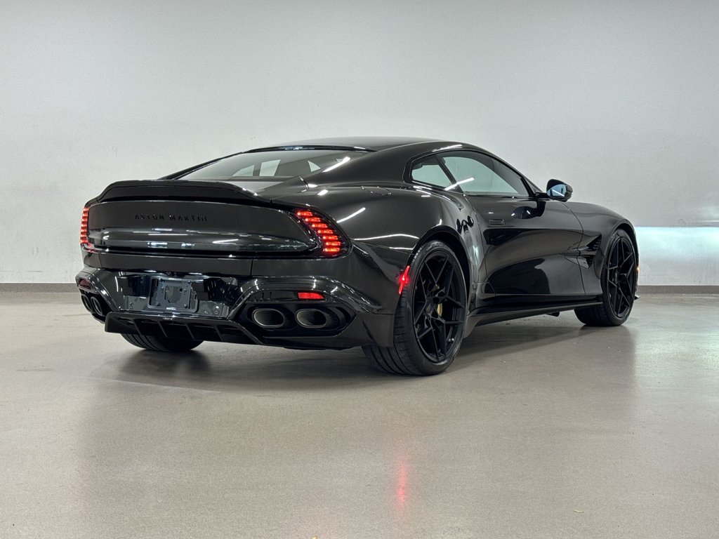 Aston Martin Vanquish  2025-7