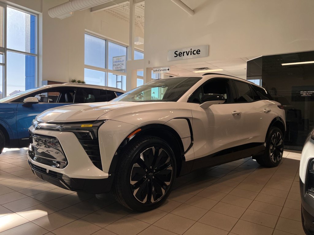 2025 Chevrolet Blazer EV in Saint-Eustache, Quebec - 1 - w1024h768px