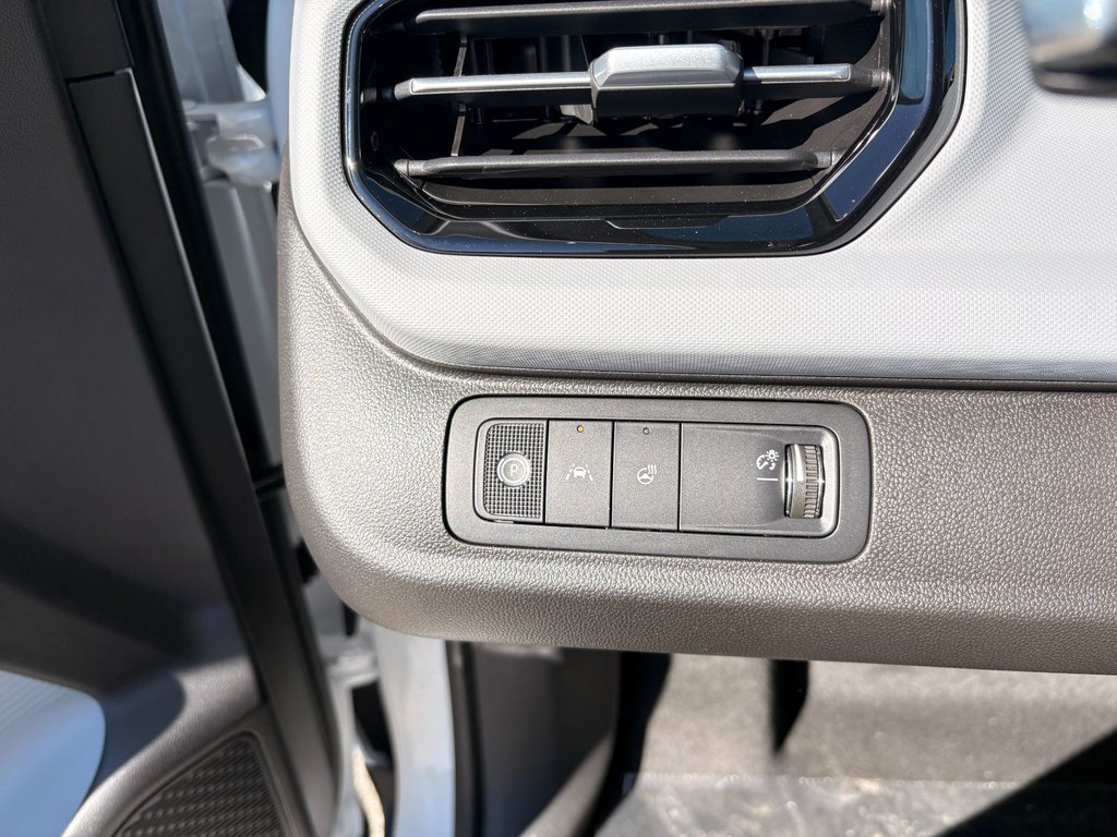2027 Chevrolet Bolt in Saint-Eustache, Quebec - 12 - w1024h768px