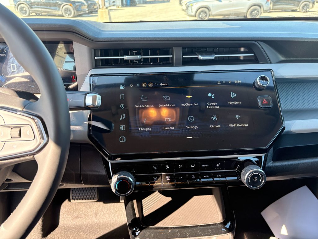 2027 Chevrolet Bolt in Saint-Eustache, Quebec - 10 - w1024h768px