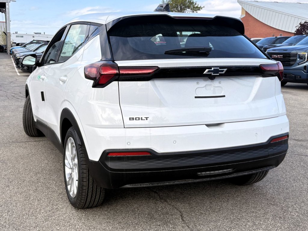 2027 Chevrolet Bolt in Saint-Eustache, Quebec - 5 - w1024h768px