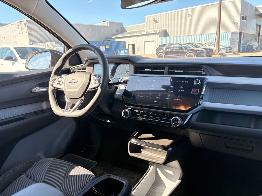 2027 Chevrolet Bolt in Saint-Eustache, Quebec - 16 - w1024h768px