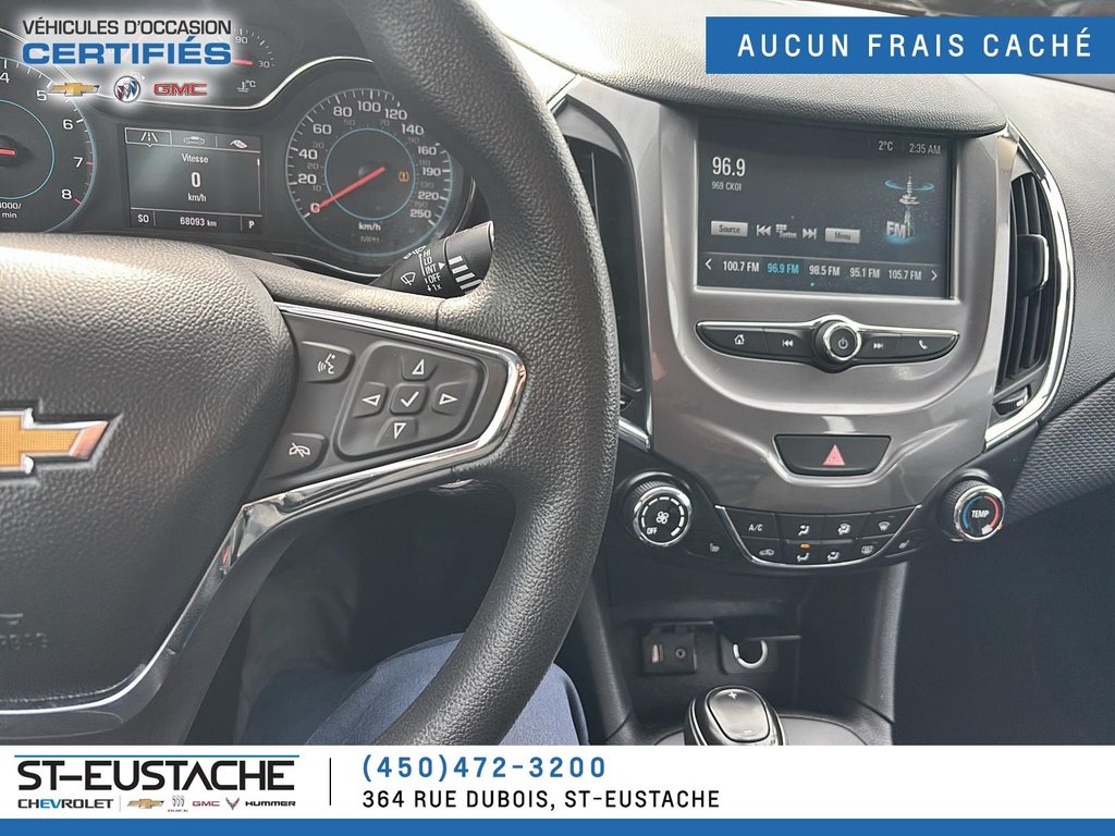 2017 Chevrolet Cruze in Saint-Eustache, Quebec - 8 - w1024h768px