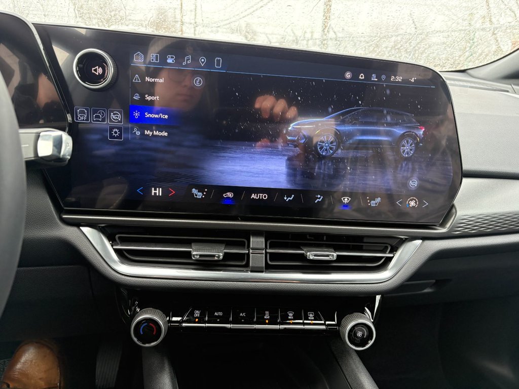 2026 Chevrolet Equinox EV in Saint-Eustache, Quebec - 11 - w1024h768px