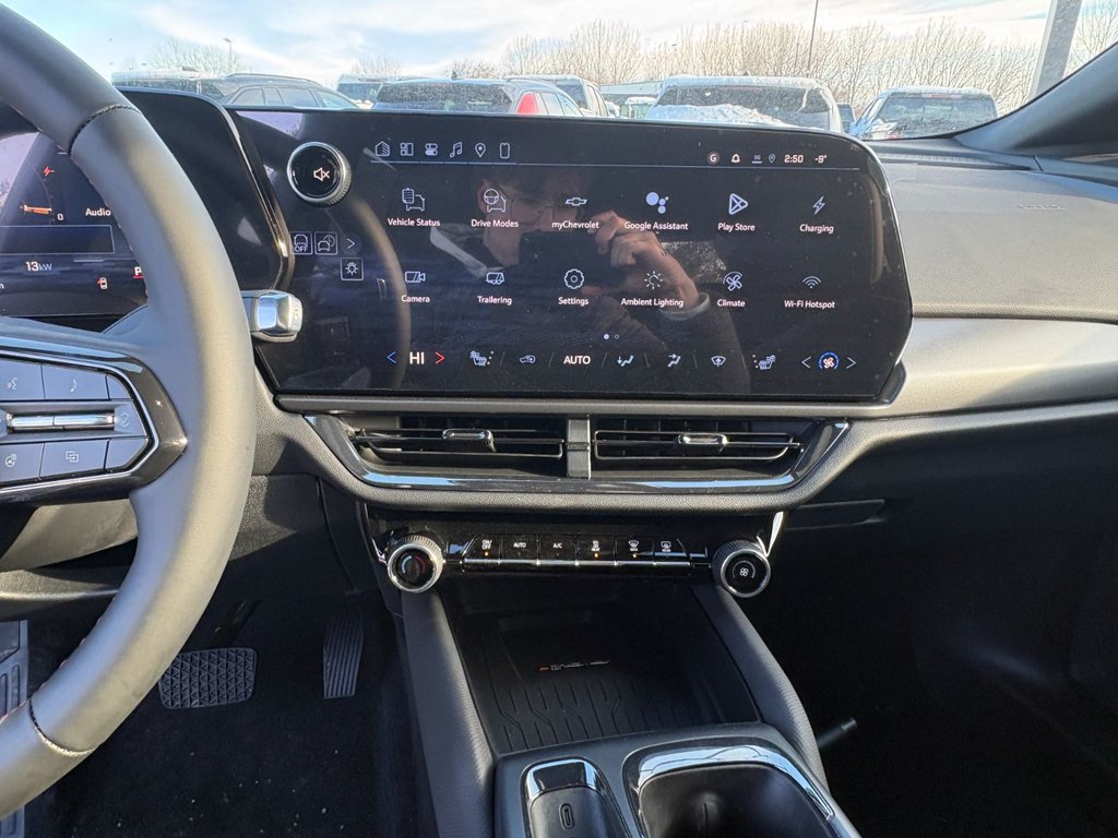 2026 Chevrolet Equinox EV in Saint-Eustache, Quebec - 12 - w1024h768px