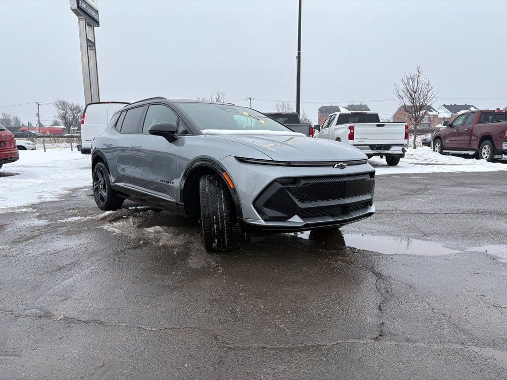 Chevrolet Equinox EV  2026 à Saint-Eustache, Québec - 2 - w1024h768px