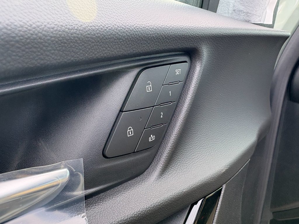 Chevrolet Equinox  2026 à Saint-Eustache, Québec - 14 - w1024h768px