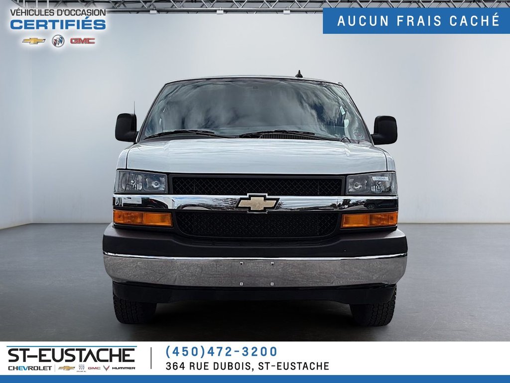 2023 Chevrolet Express Cargo Van in Saint-Eustache, Quebec - 3 - w1024h768px