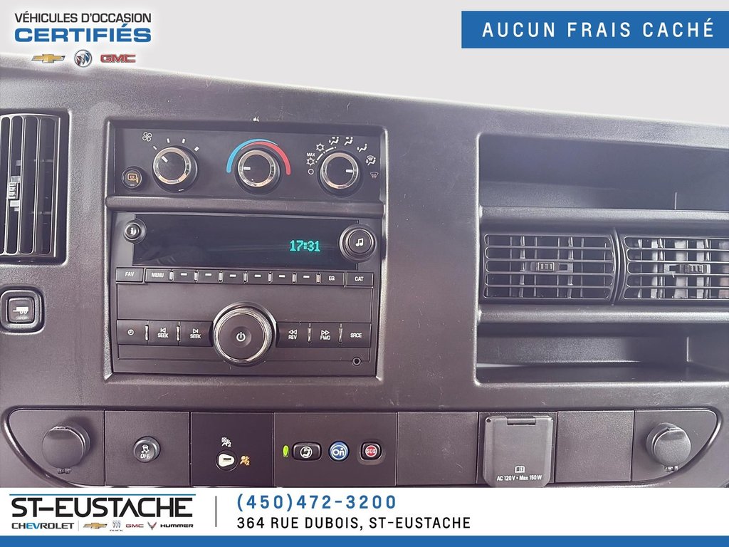 2023 Chevrolet Express Cargo Van in Saint-Eustache, Quebec - 15 - w1024h768px