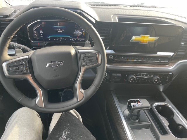 Chevrolet Silverado 1500  2025 à Saint-Eustache, Québec - 5 - w1024h768px