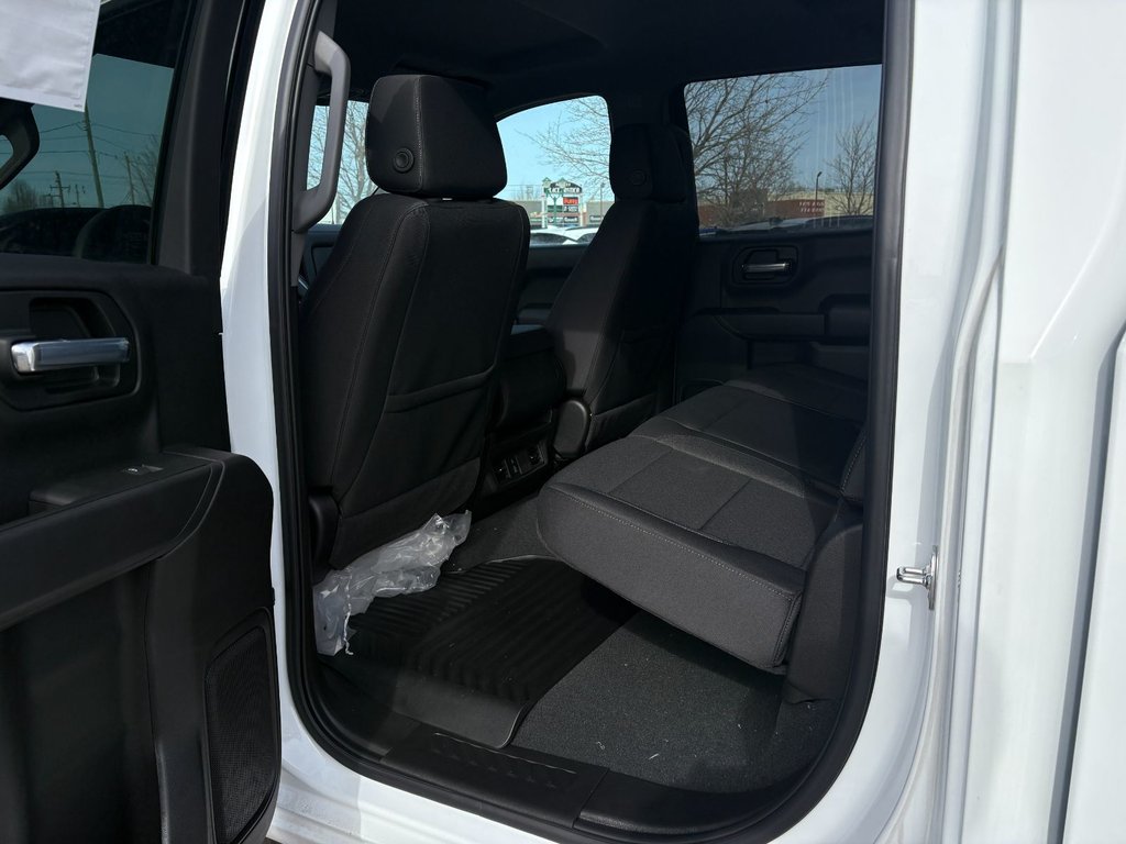 2025 Chevrolet Silverado 1500 in Saint-Eustache, Quebec - 17 - w1024h768px
