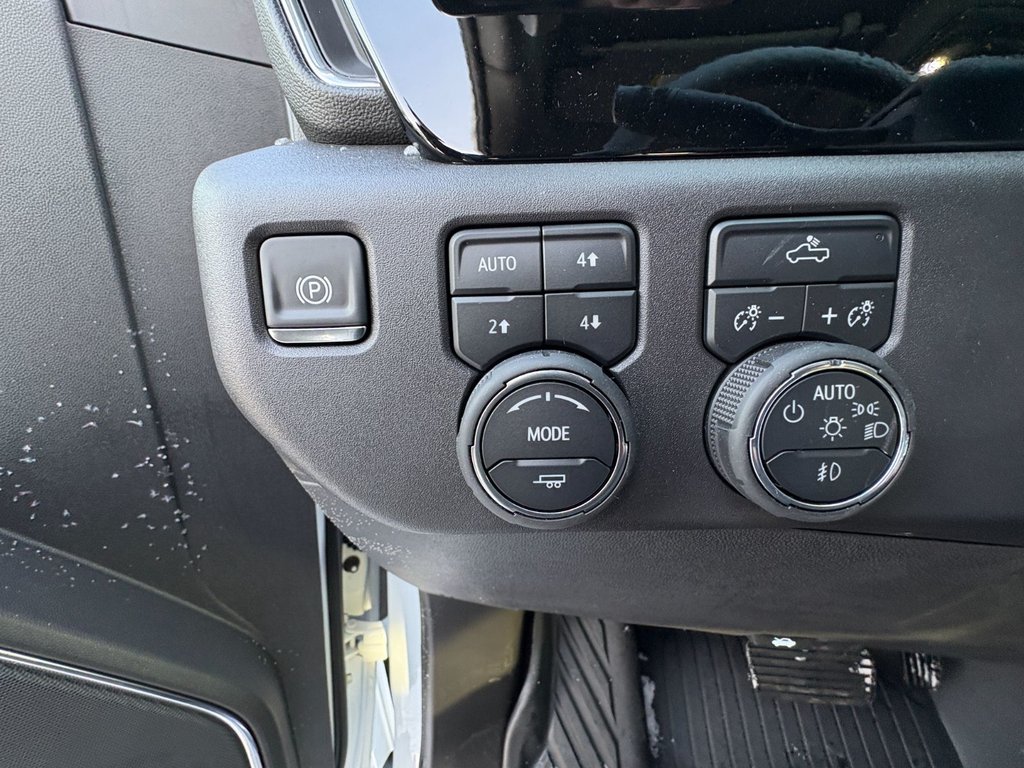 Chevrolet Silverado 1500  2025 à Saint-Eustache, Québec - 12 - w1024h768px