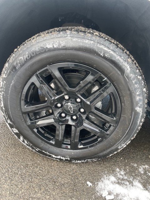 2025 Chevrolet Silverado 1500 in Saint-Eustache, Quebec - 4 - w1024h768px