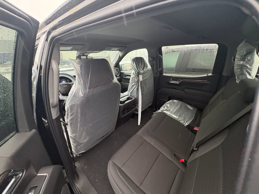 2025 Chevrolet Silverado 1500 in Saint-Eustache, Quebec - 18 - w1024h768px