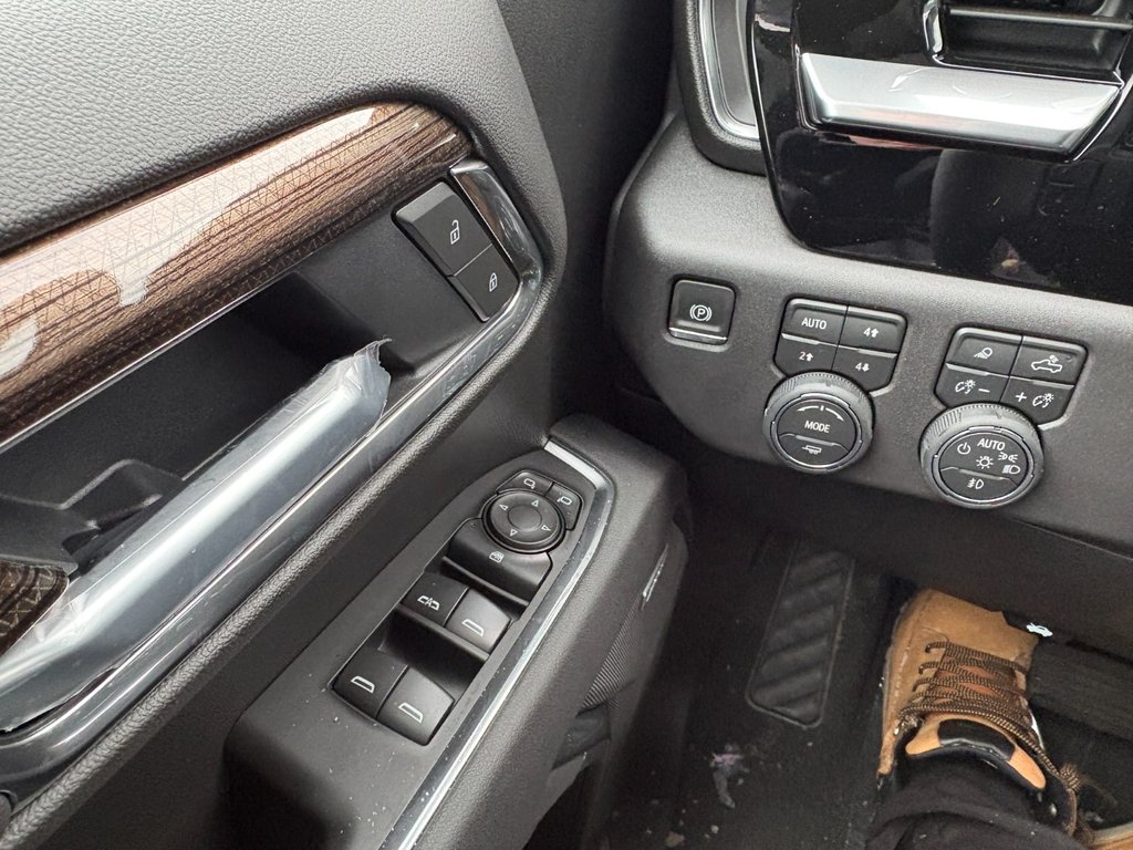 Chevrolet Silverado 1500  2026 à Saint-Eustache, Québec - 7 - w1024h768px