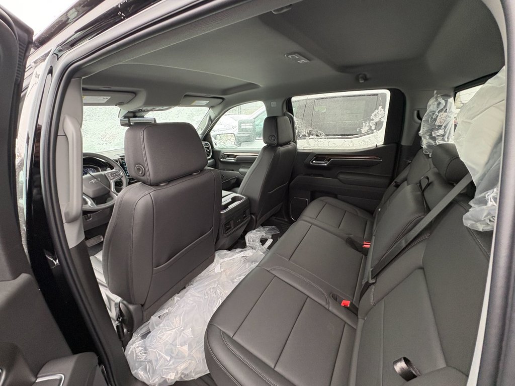 Chevrolet Silverado 1500  2026 à Saint-Eustache, Québec - 9 - w1024h768px