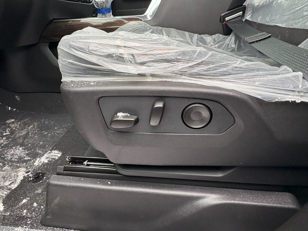 Chevrolet Silverado 1500  2026 à Saint-Eustache, Québec - 12 - w1024h768px