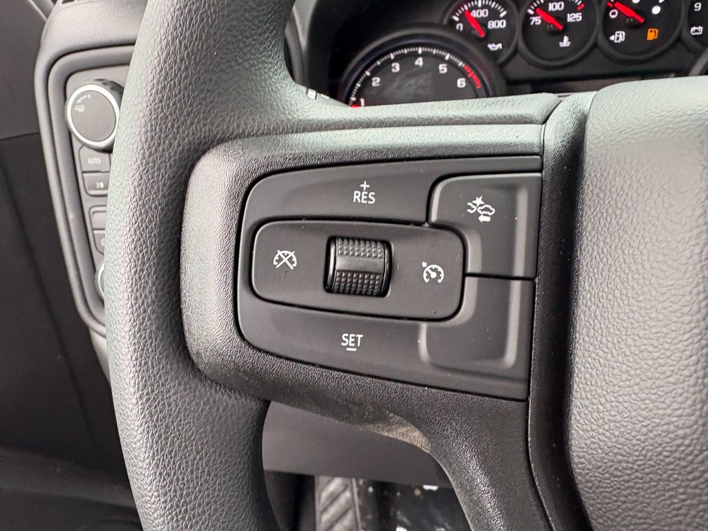 Chevrolet Silverado 1500  2026 à Saint-Eustache, Québec - 9 - w1024h768px